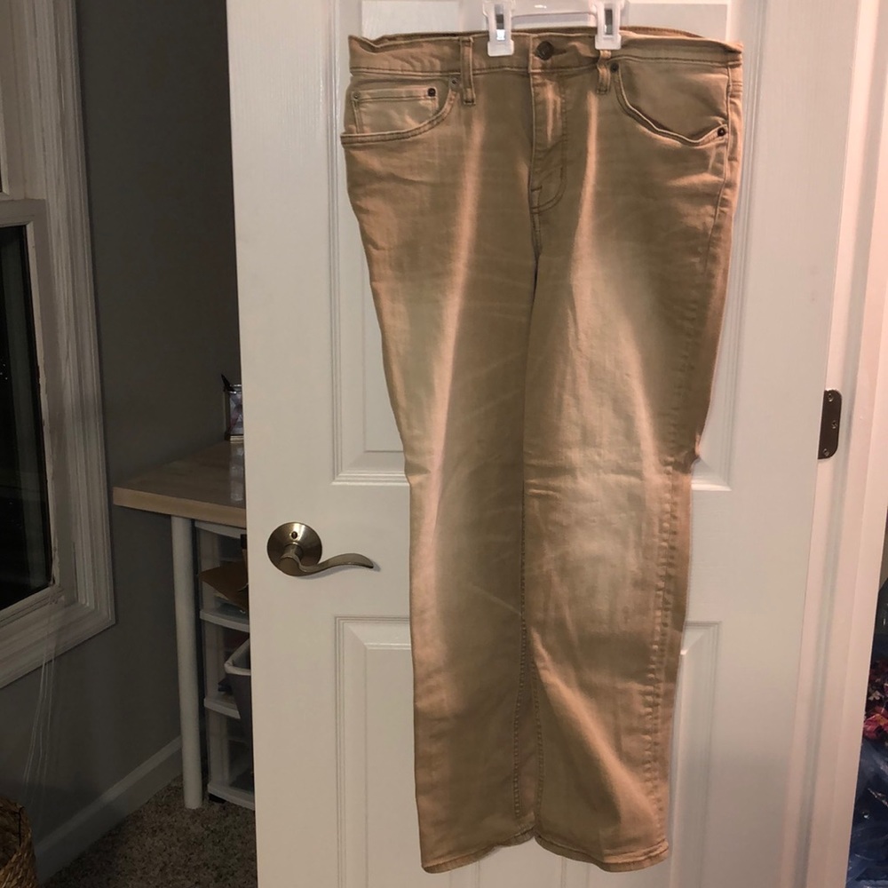 Goodfellow men’s khaki colored jeans 34x30